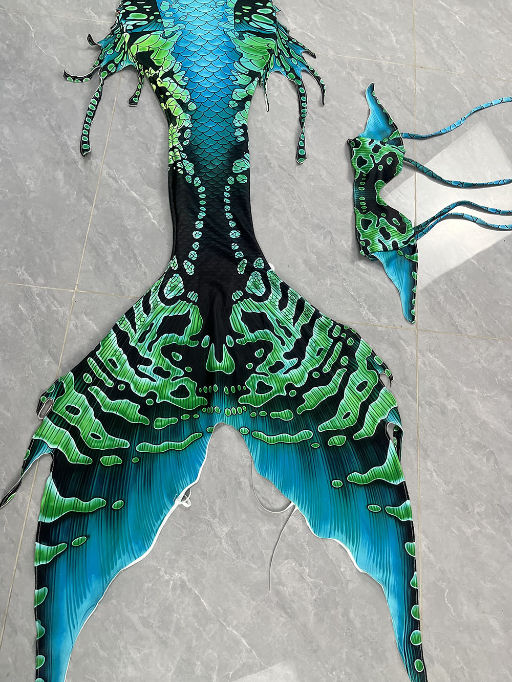 Hot selling Colorful Mermaid T - огляд і ціна Aquarium & Marine Museum Universiti Malaysia Sabah Kota Kinabalu Sabah